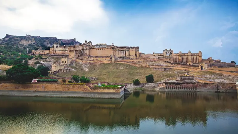 Panoramic view of Amber Fort overlooking Maota Lake in Jaipur Rajasthan