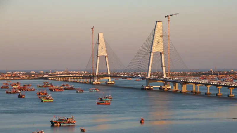 Atal Bridge spanning the Sabarmati River in Ahmedabad during a Grand Gujarat tour