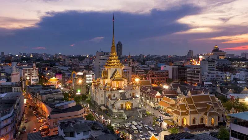 Wat Traimit Temple Bangkok