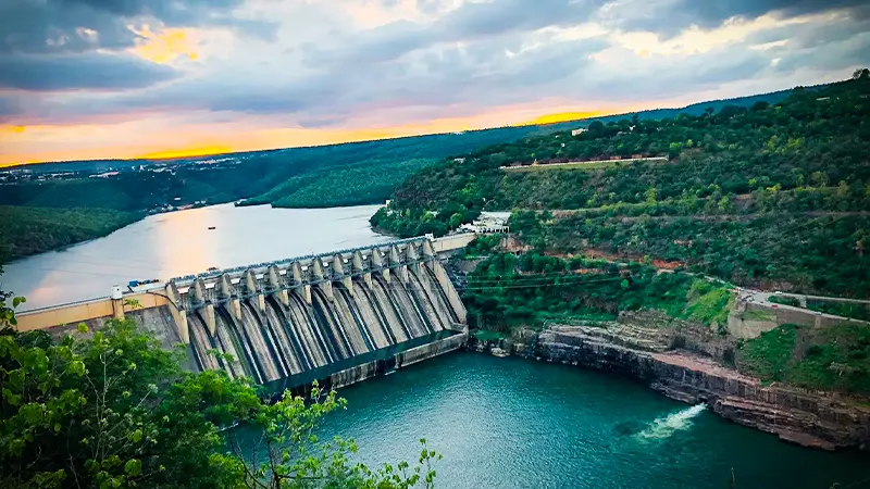 Canyon Reservoir Engineering Marvel