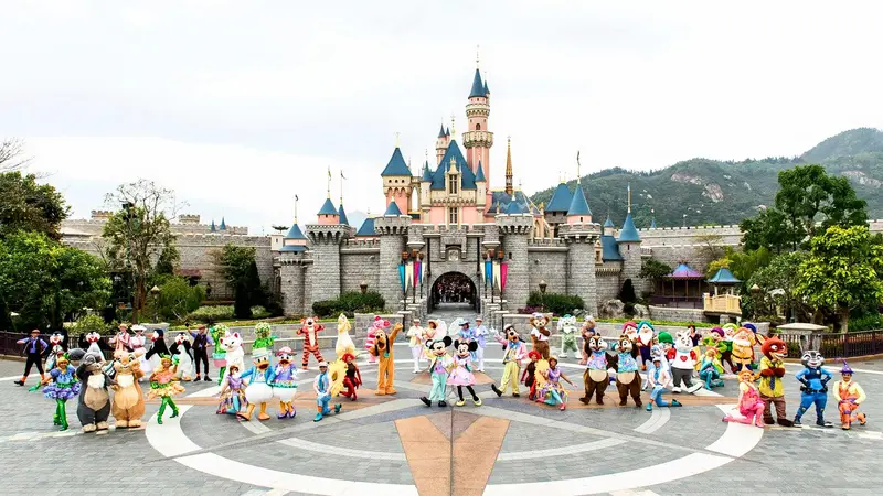 Hong Kong Disneyland castle entrance