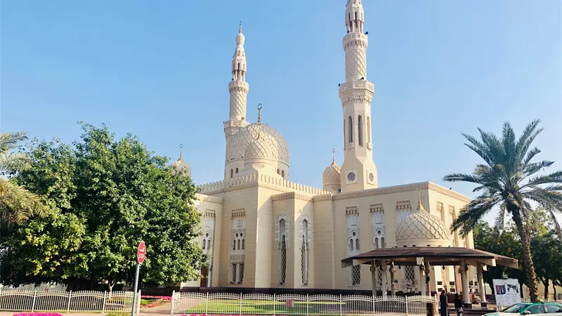 Jumeirah Mosque Dubai Cultural Landmark