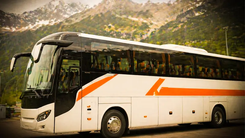 Luxury Tourist Coach Himalayan Route