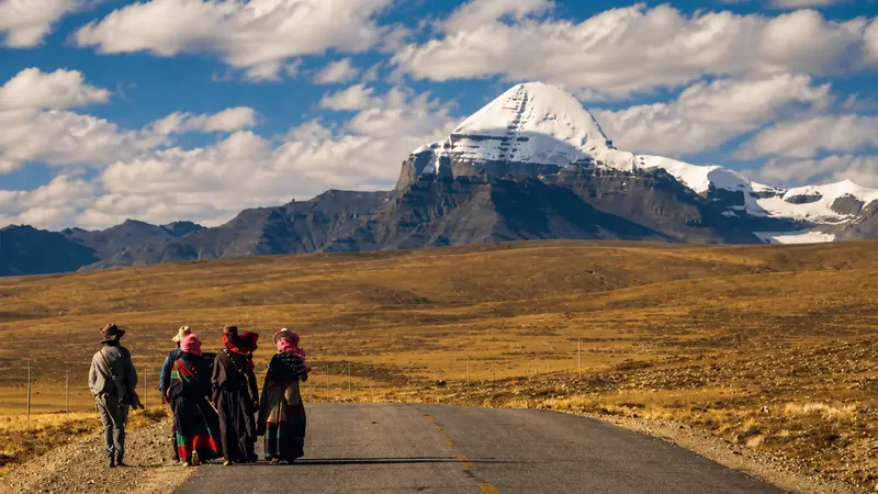 Pilgrims on Mount Kailash route