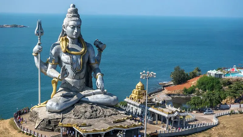 Murudeshwar Shiva Statue Seaside Temple