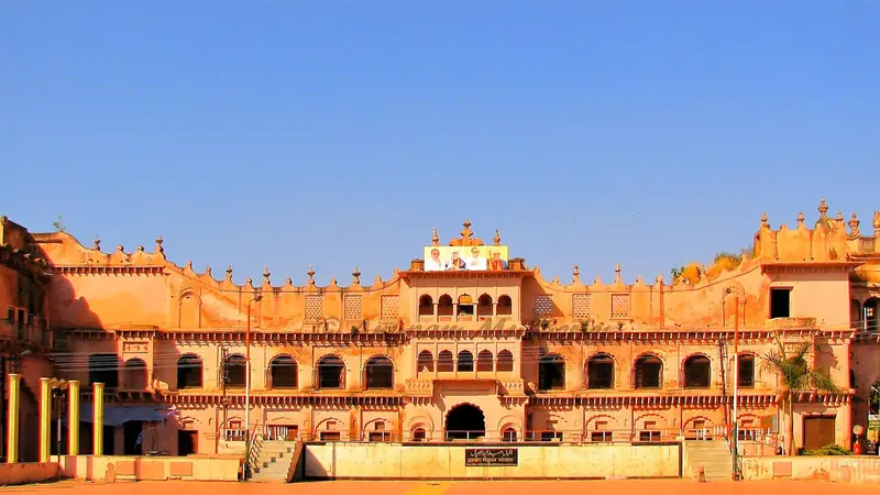 Orchha Raj Mahal Courtyard