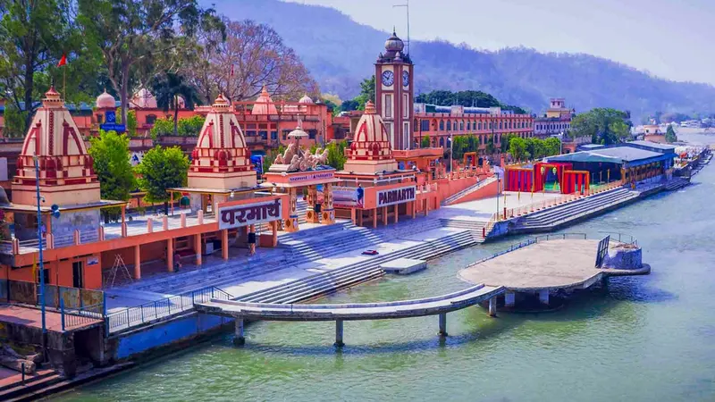 Parmarth Niketan Ghat in Rishikesh