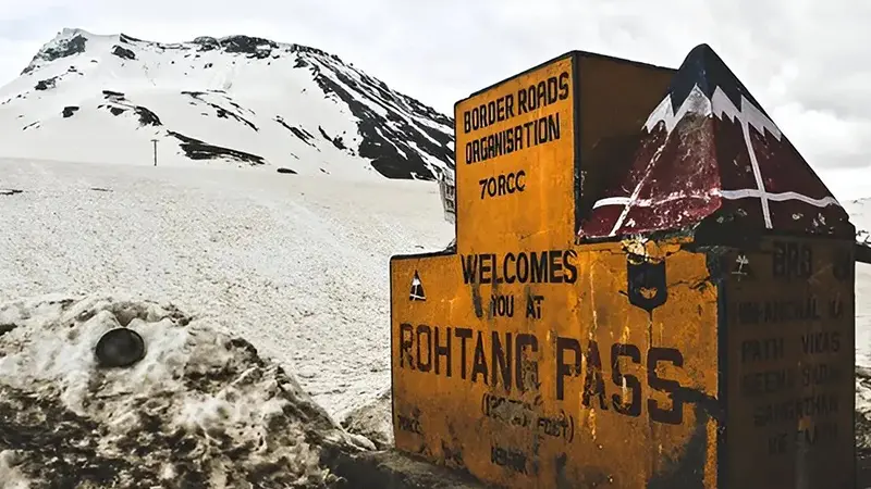 Rohtang Pass Snow Covered Mountain View