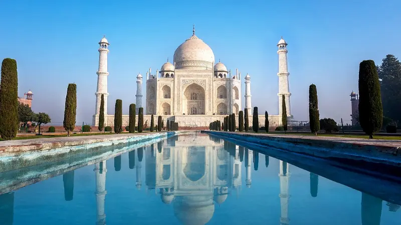 Sunrise view of the Taj Mahal in Agra