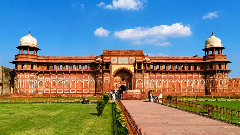UNESCO World Heritage Agra Fort showcasing Mughal architecture