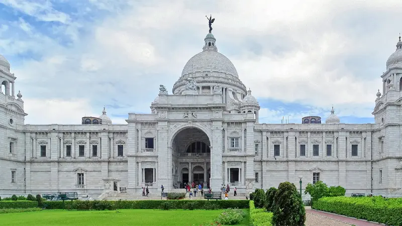 Front view of Victoria Memorial heritage monument in Kolkata