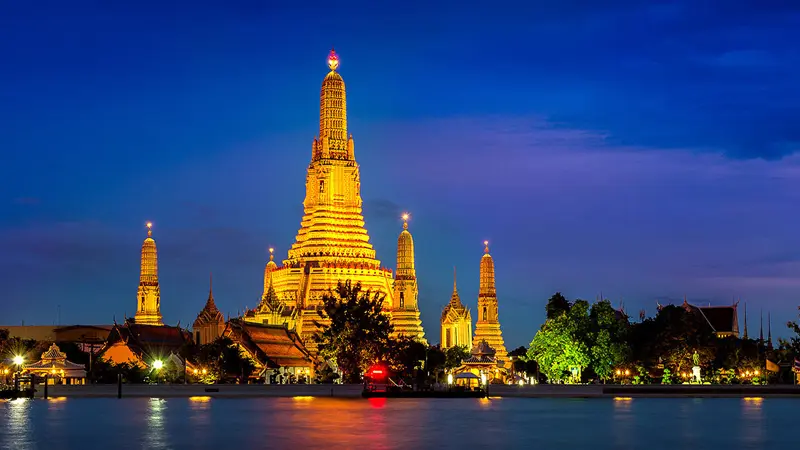 Wat Arun Riverside Evening View
