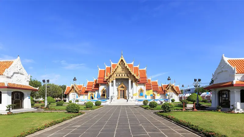 Wat Plai Laem Temple