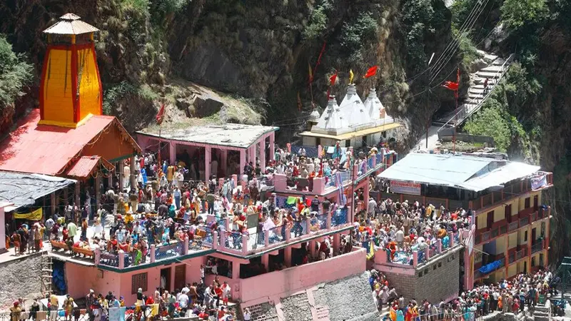 Yamunotri Dham Pilgrims