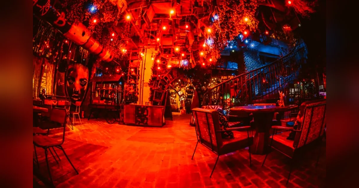 Imperfecto Ruin Pub