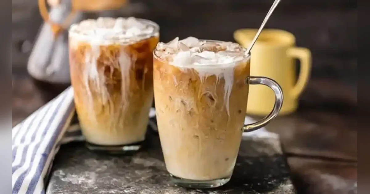 Cà Phê Sữa – Iced Milk Coffee