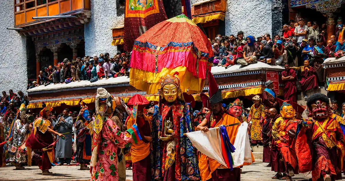 Culture of Manali – Music, Dance, Arts and Crafts