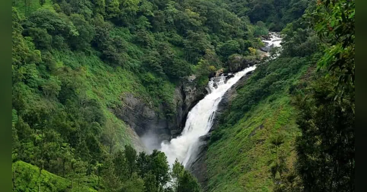 Attukad Waterfalls, Munnar