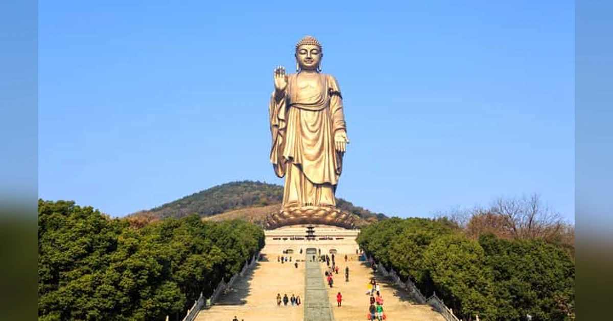 Grand Buddha At Ling Shan