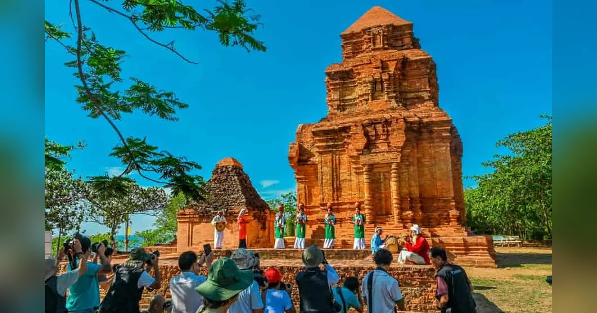 Po Sah Inu Cham Towers