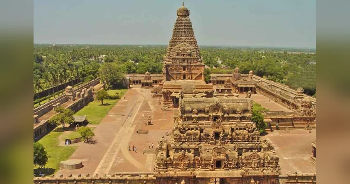 Brihadeeswarar Temple – Thanjavur