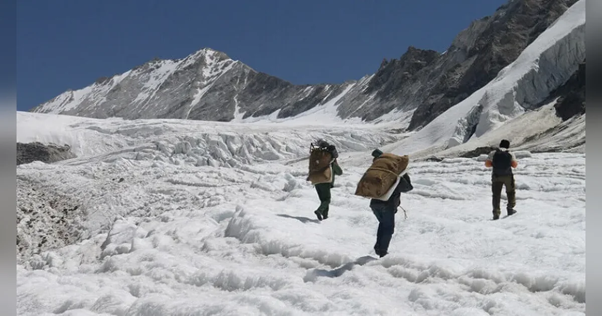 Kalindi Khal Trek