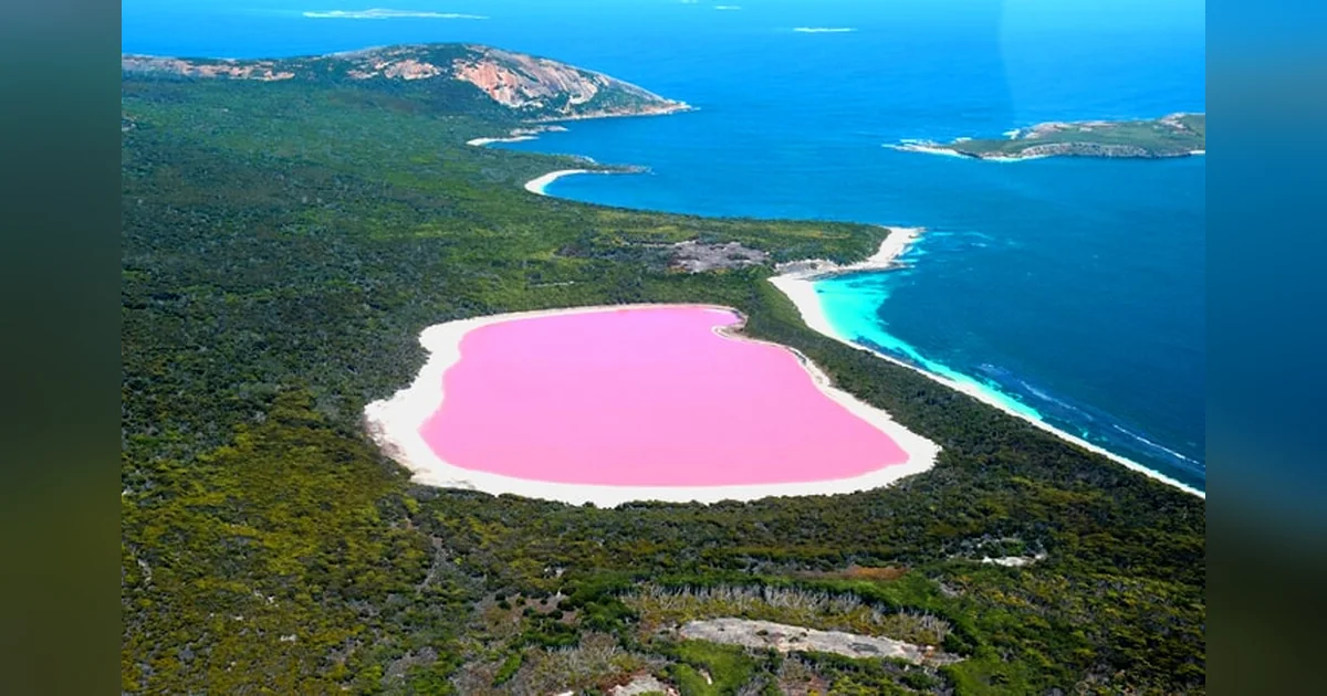 Lake Hillier, Australia