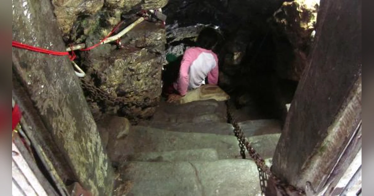 Patal Bhuvaneshwar Cave