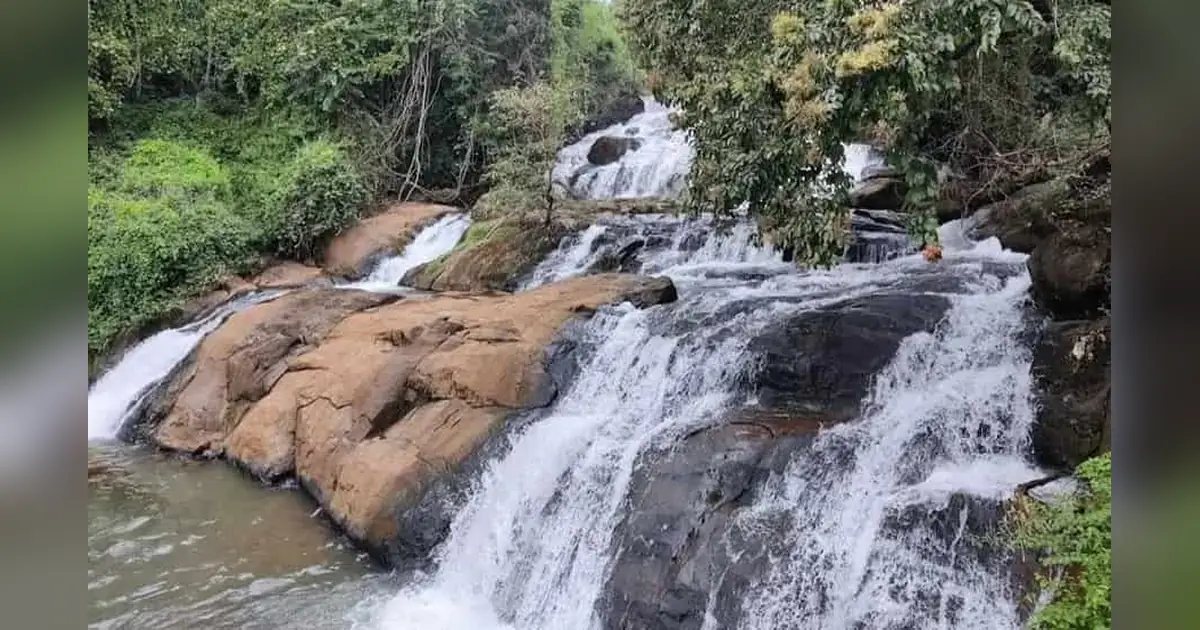 Aruvikkuzhi Waterfalls