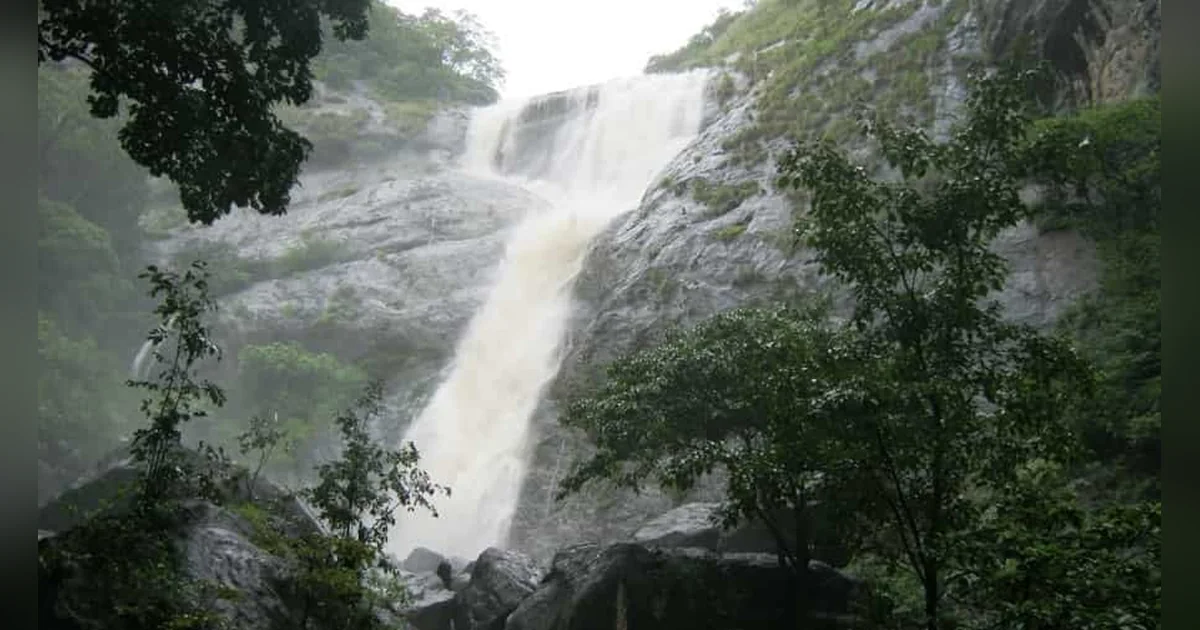 Palaruvi Waterfalls
