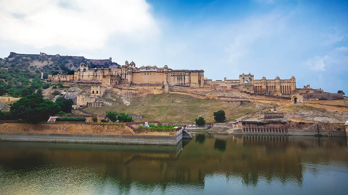 Panoramic view of Amber Fort overlooking Maota Lake in Jaipur Rajasthan