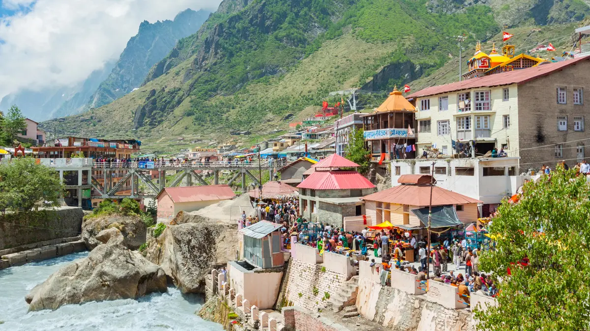 Pilgrim route beside the Alaknanda River near Badrinath Temple