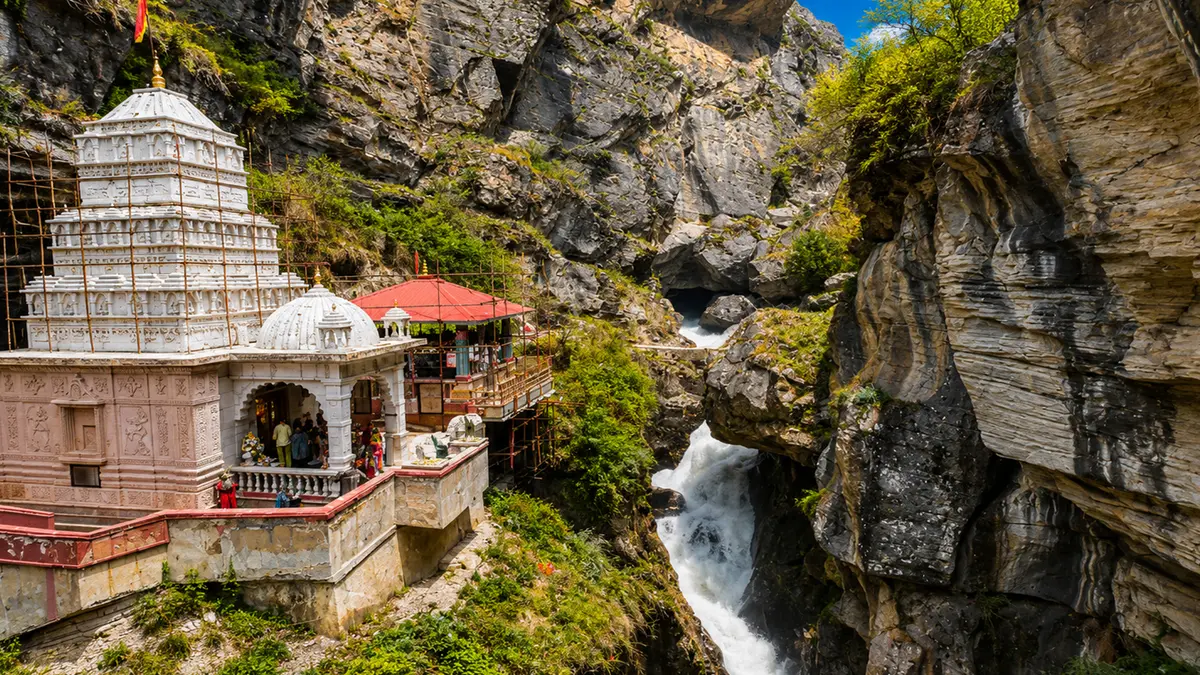 Sacred temple beside the Saraswati River and Bhim Pul near Mana Village in Badrinath