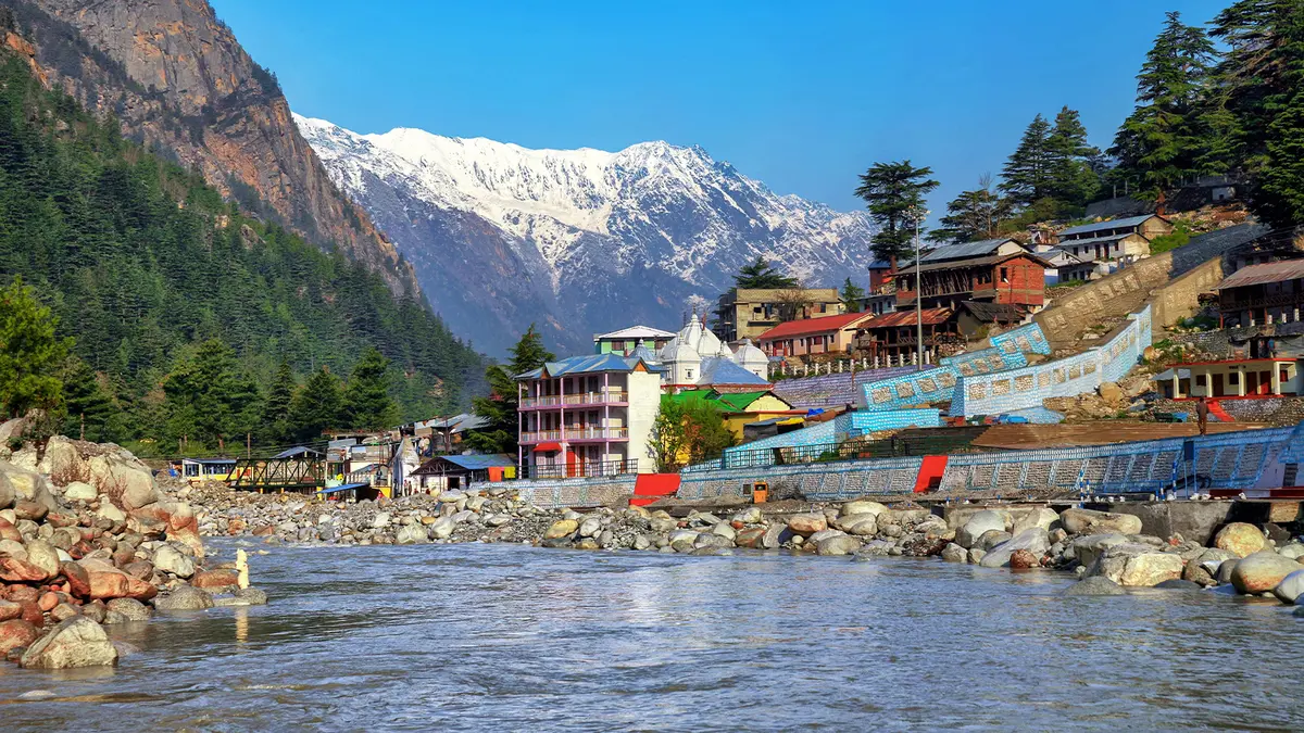 Scenic Gangotri town beside the Bhagirathi River