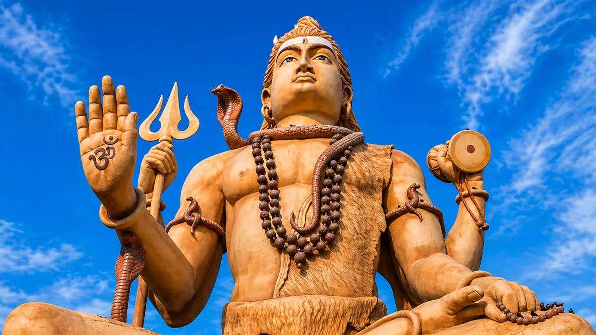 Giant Lord Shiva statue near Dwarka in Gujarat