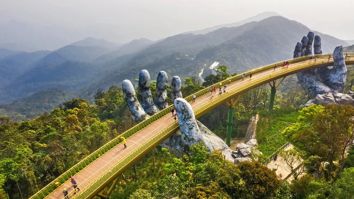 Golden Hands Mountain Bridge