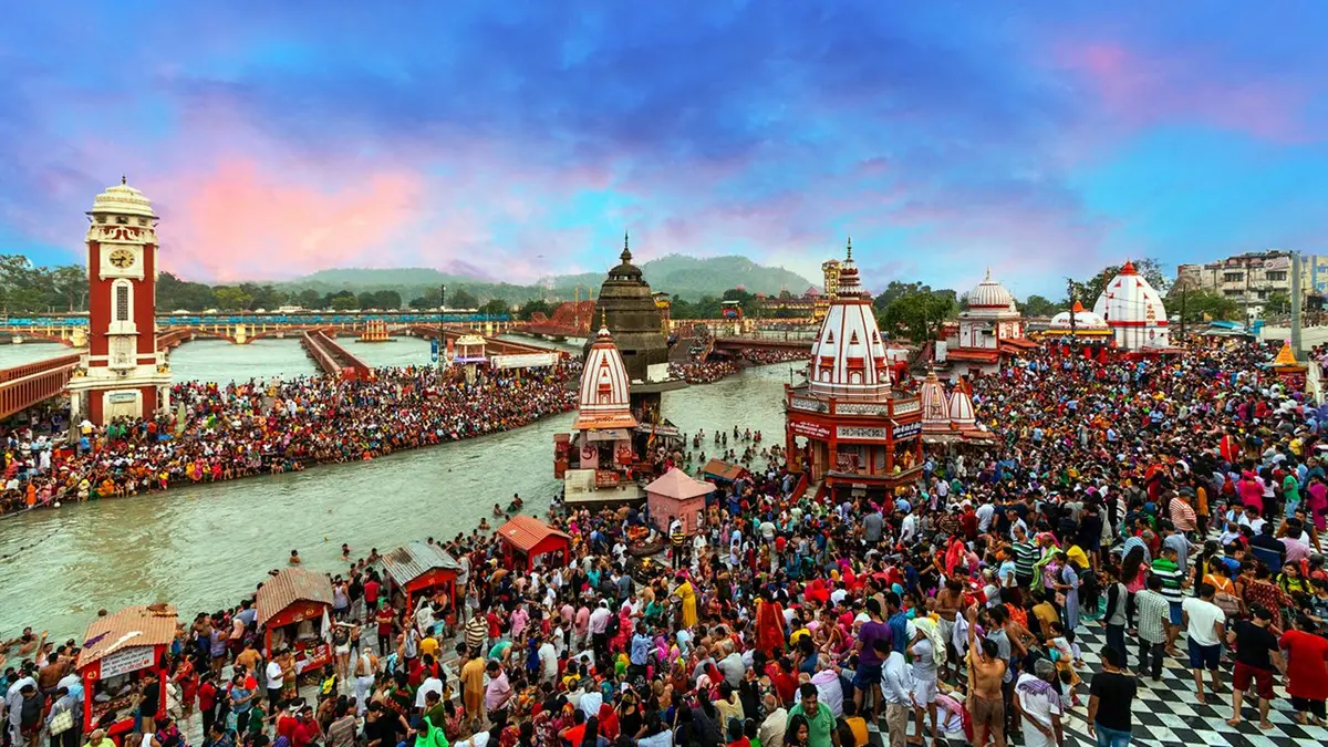 Devotees gathered at Har Ki Pauri Ghat, Haridwar