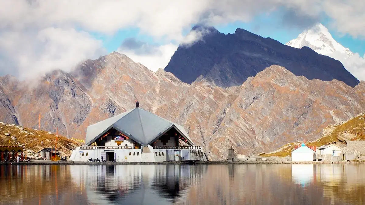 Hemkund Sahib Gurudwara beside the glacial lake in Uttarakhand