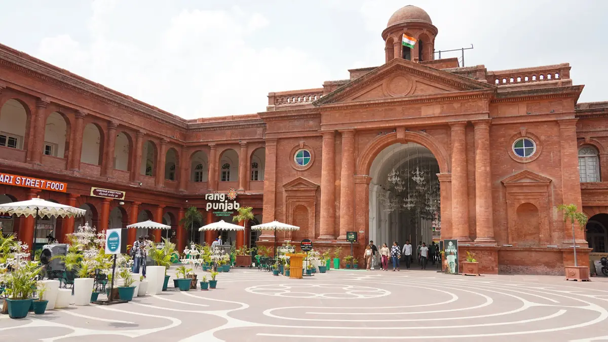 Heritage Street pedestrian plaza leading towards the Golden Temple