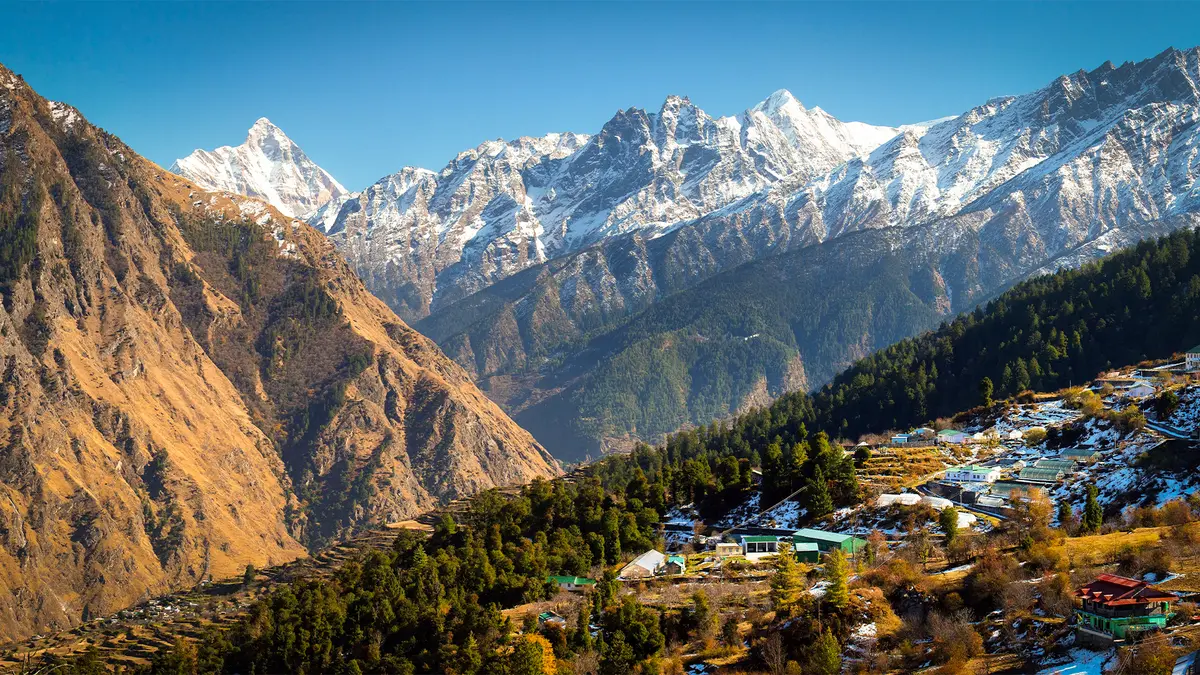 Snow-clad Himalayan peaks overlooking Ghangaria village