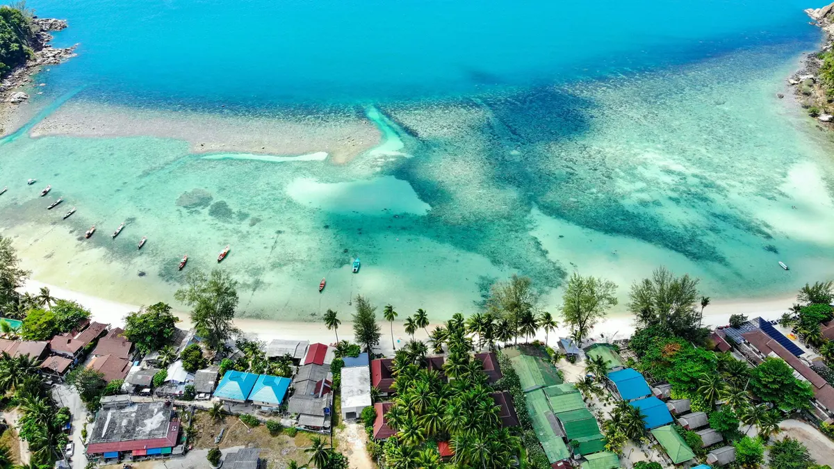 Turquoise coastline of Koh Phangan