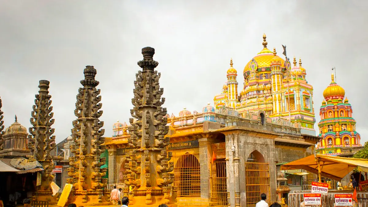 Mahaganapati Temple complex at Ranjangaon