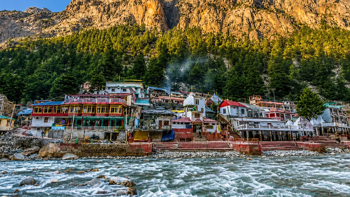 Manikaran Sahib nestled beside the Parvati River in Himachal Pradesh