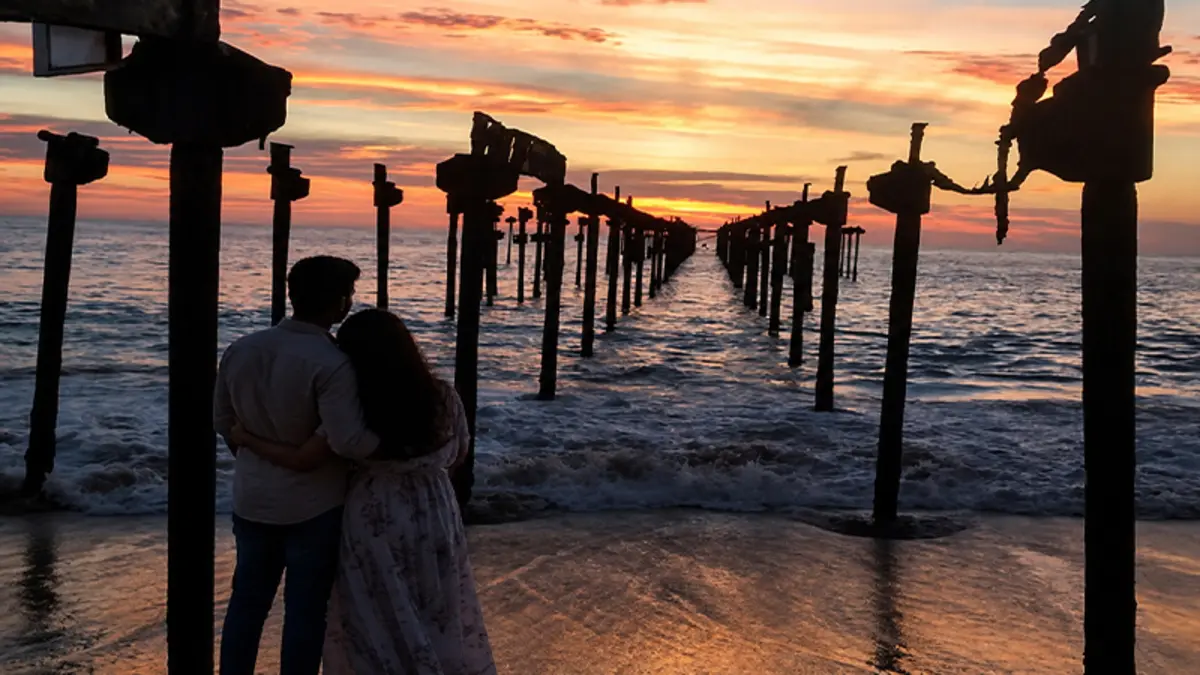 Couple at Munroe Island sunset