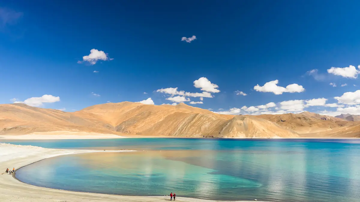 Turquoise shoreline of Pangong Lake in Leh Ladakh