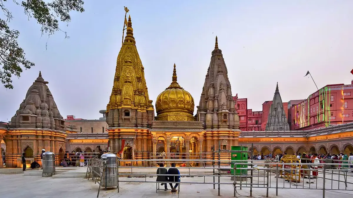 Shri Kashi Vishwanath Temple, the sacred Jyotirlinga of Varanasi