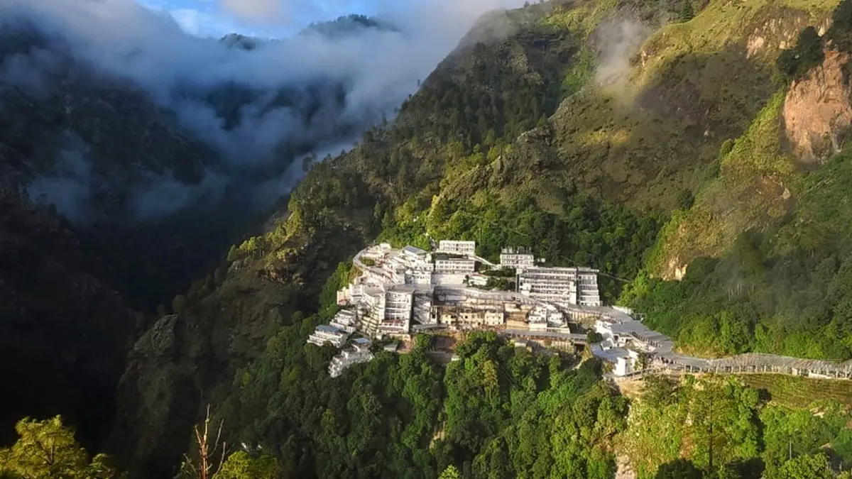 Aerial view of Vaishno Devi Bhawan surrounded by Trikuta Hills