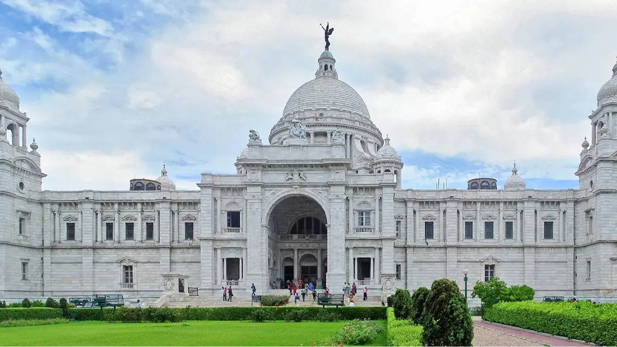 Front view of Victoria Memorial heritage monument in Kolkata