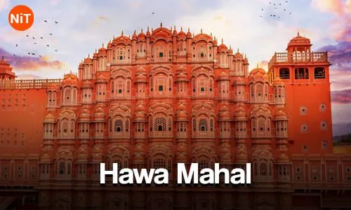 Hawa Mahal pink sandstone palace in Jaipur