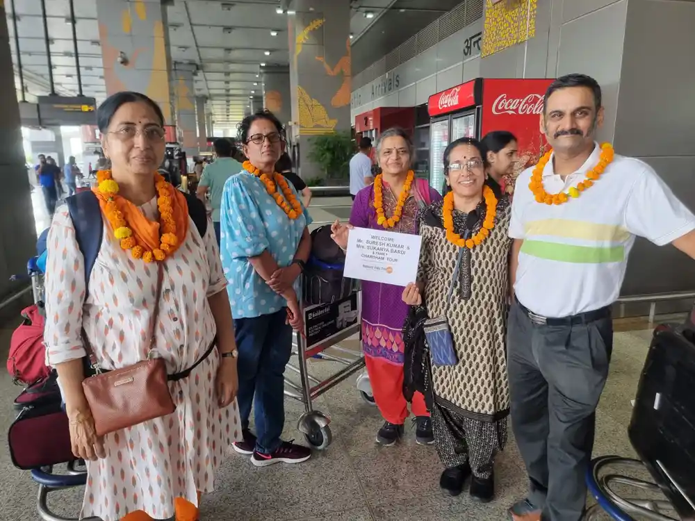 Mr. Suresh Kumar & Mrs. Sukanya Bardi & Family